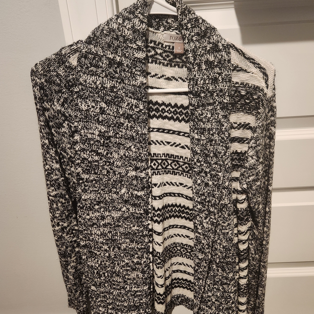 Roz & Ali Black and White Knit Jacket